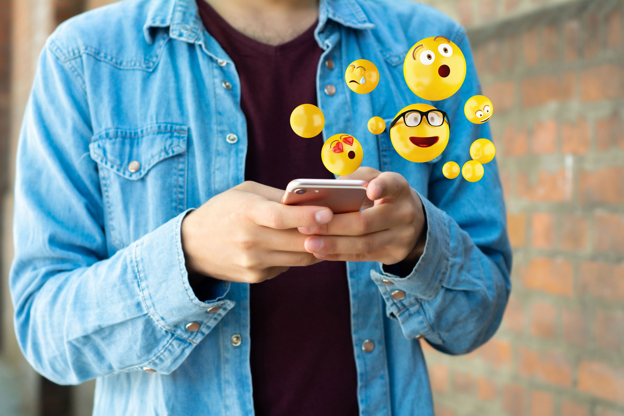 Meganovidade: agora é possível enviar emojis no chat do CNEC Digital