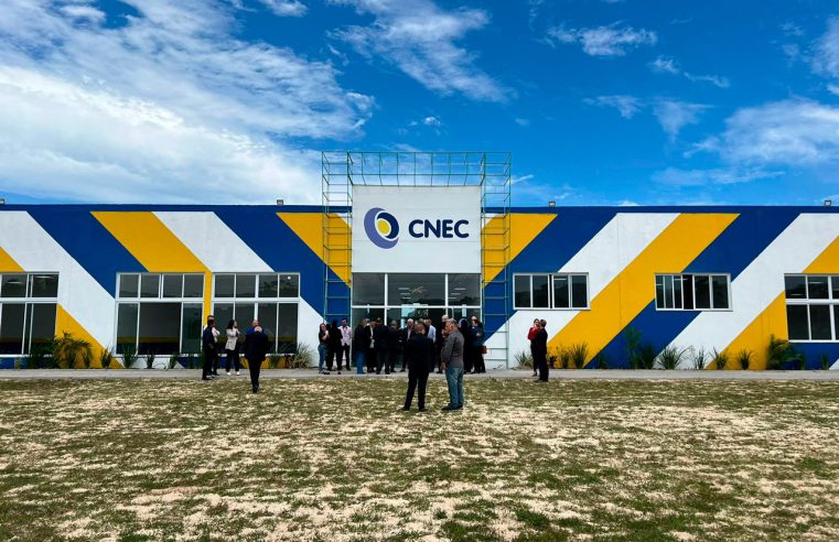 Diretoria da CNEC visita novo bloco de Arquitetura e Engenharia do UNICNEC Osório